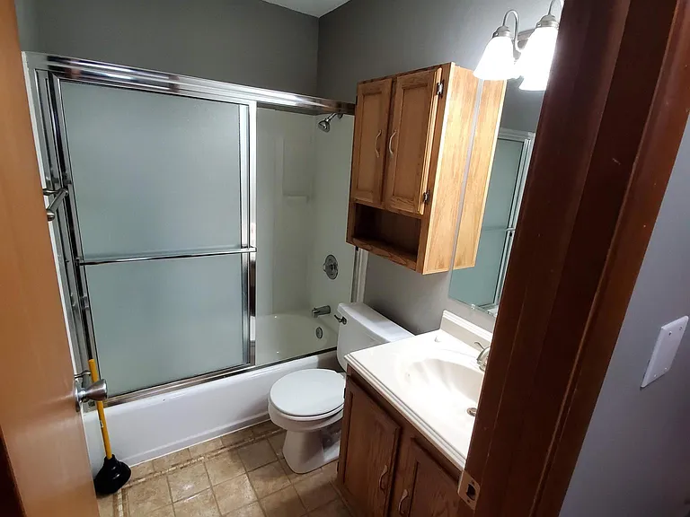 9060 Oakwood Dr — Photo 8