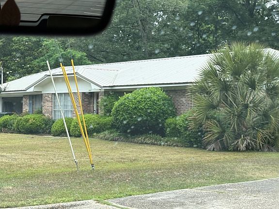 2nd image of 1907 Fairfield Dr