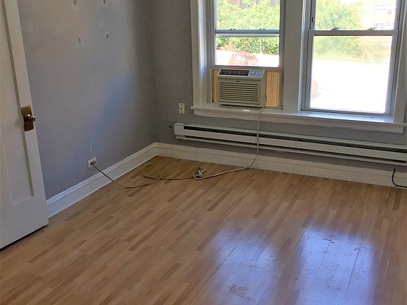 4th image of 842 W Ainslie St APT H3