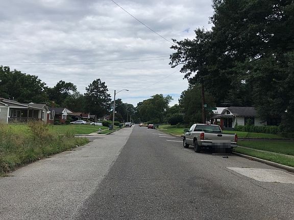 5th image of 701 E Gage Ave