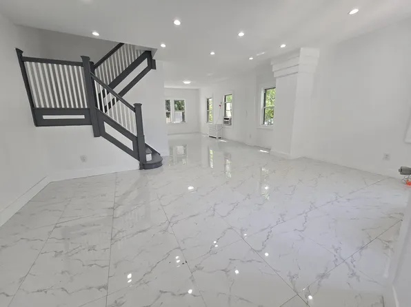 1395 East 15th Street image 4 of 20