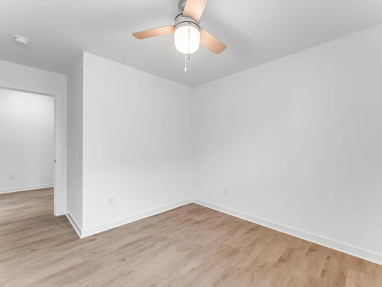 114 S Maroon Ave — Photo 21
