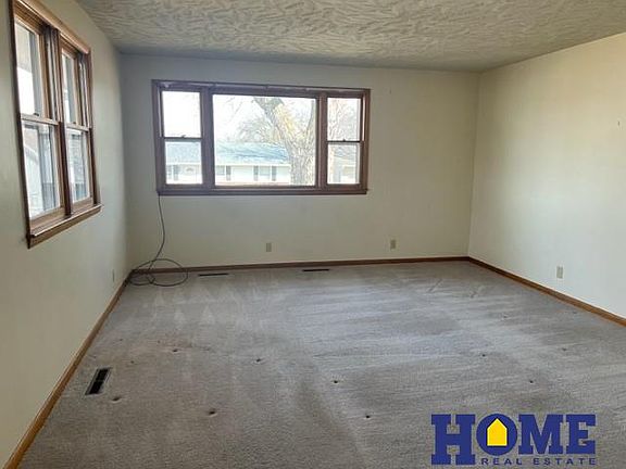 4th image of 219 Greenwood Dr