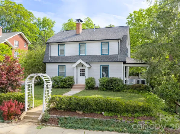 84 Forest Hill Dr, Asheville, NC 28803