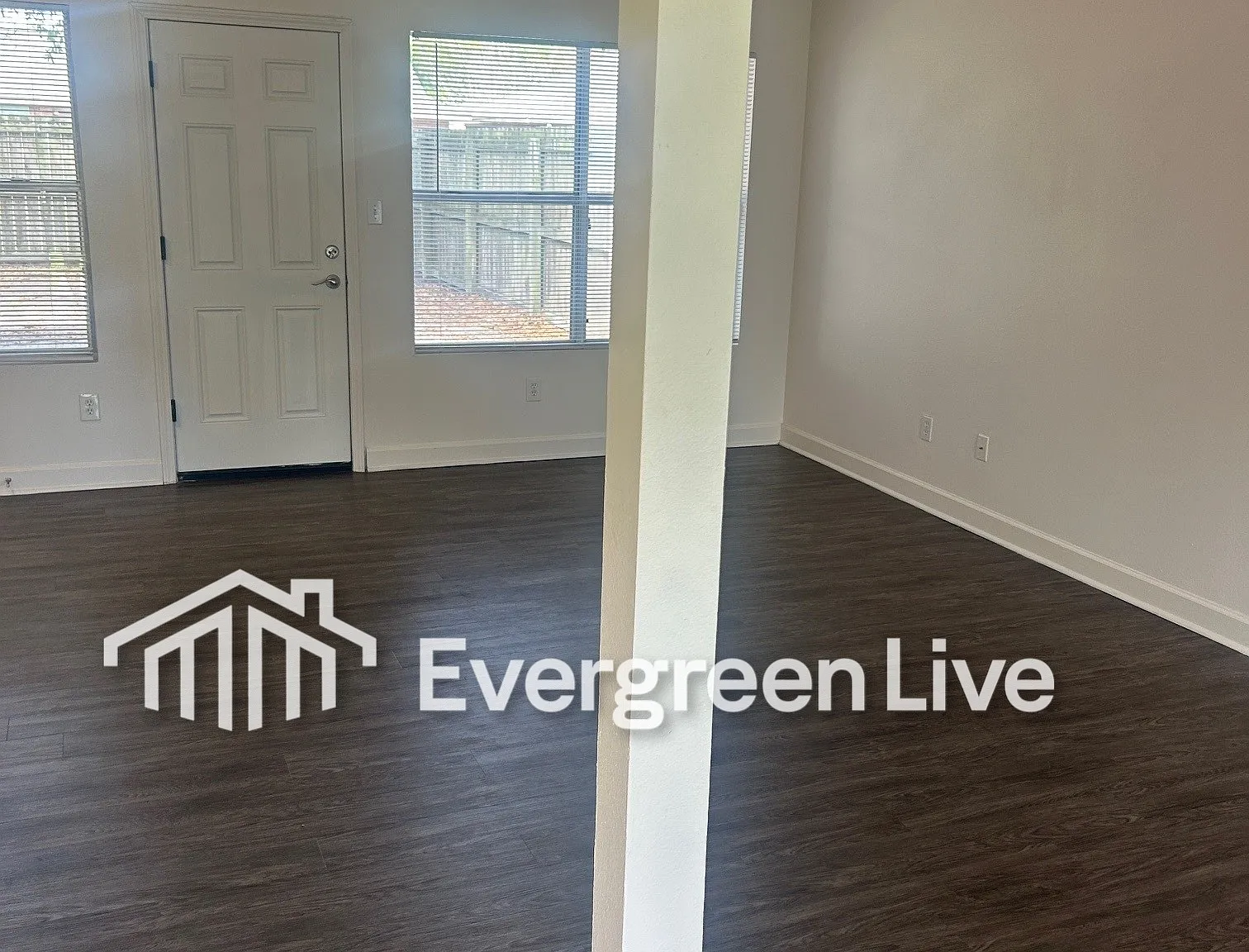 2 bed, 1.0 bath, 1476 sqft, $1,395 — Photo 1