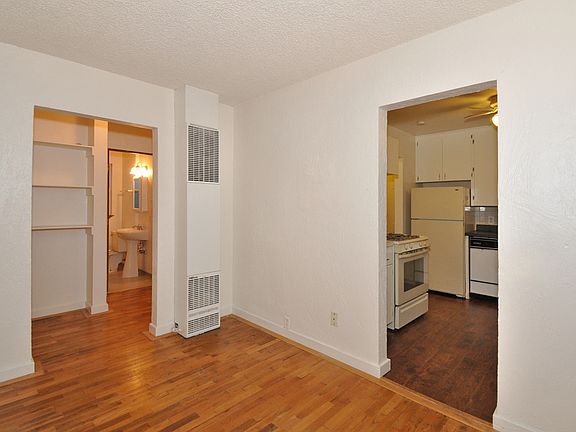 3rd image of 1027 S Hawthorne St