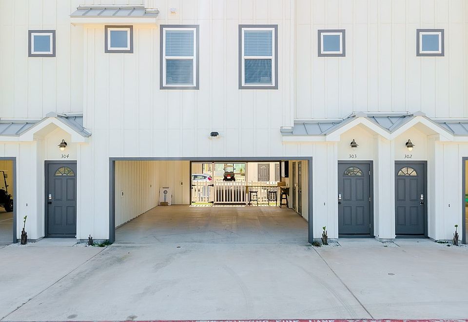 1st image of 603 E Avenue G #303