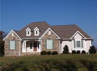 700 Rieder Ln, Pelham, TN 37366