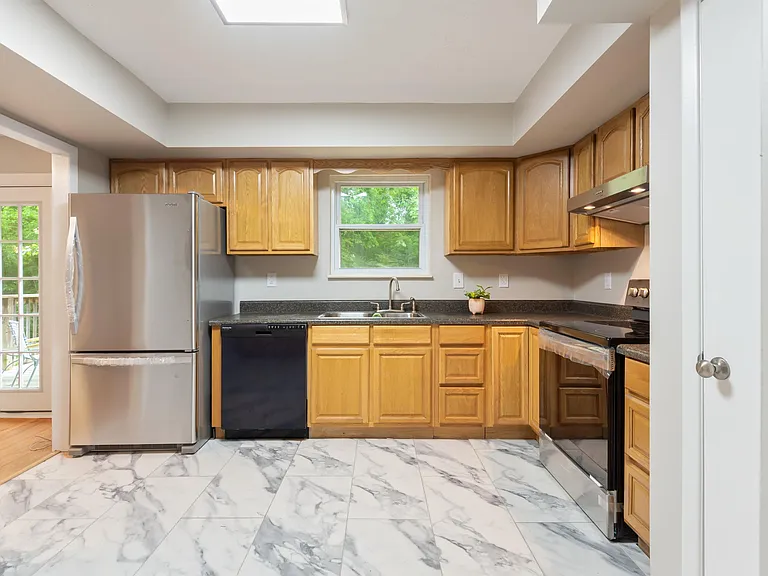 1908 Plumb Creek Cir — Photo 8