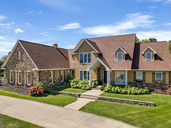 65 Wildridge Dr, Winona, MN 55987