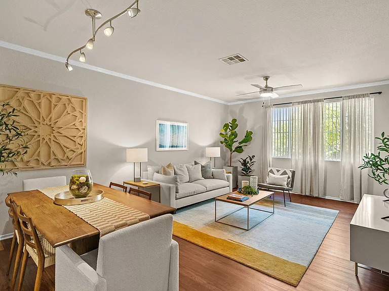 Hills of Valencia Apartments — Photo 19