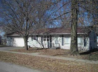 220 W 8th St, Washington, IA 52353