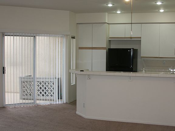 5th image of 1081 S Country Glen Way