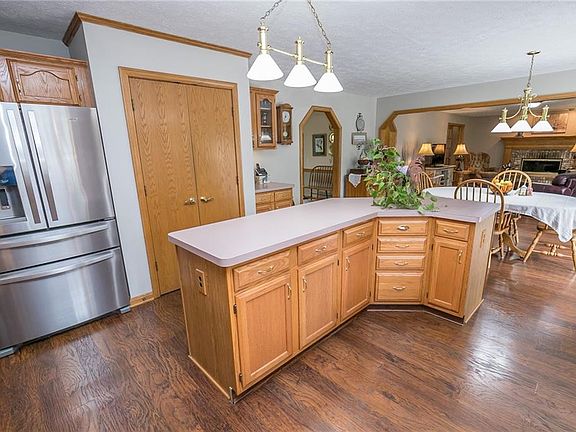 5th image of 7598 Andover Ln
