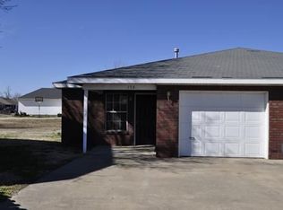 176 W Plover Cv, Farmington, AR 72730