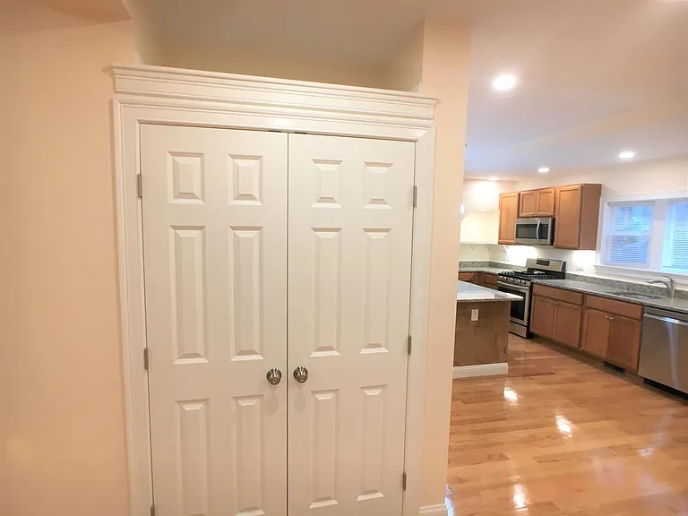 67 Temple St #2 — Photo 12