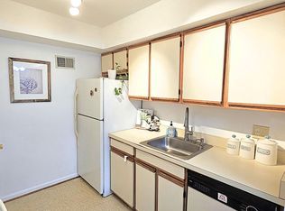 137 Green Turtle Ln APT 8, Charlottesville, VA 22901