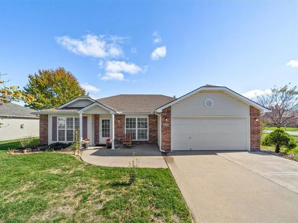 819 Coventry Ln, Raymore, MO 64083