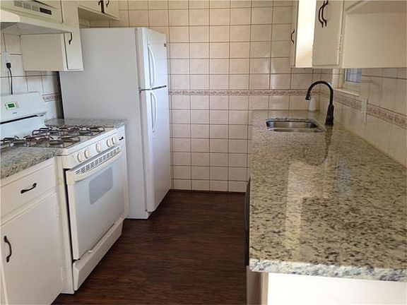5th image of 103 E Lola Dr