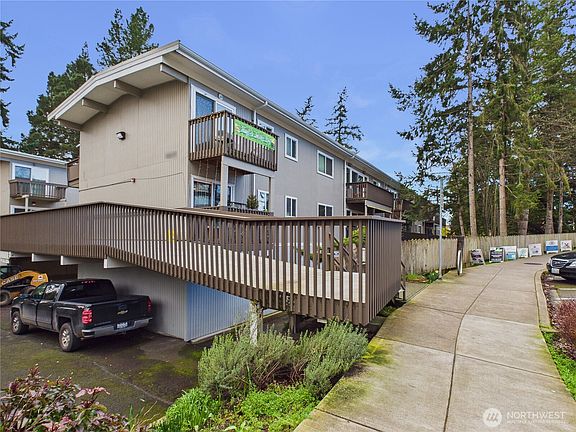3rd image of 465 Winslow Way E #206
