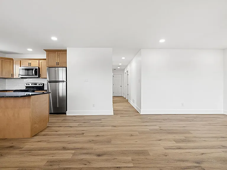 203 Hamilton Ave — Photo 6