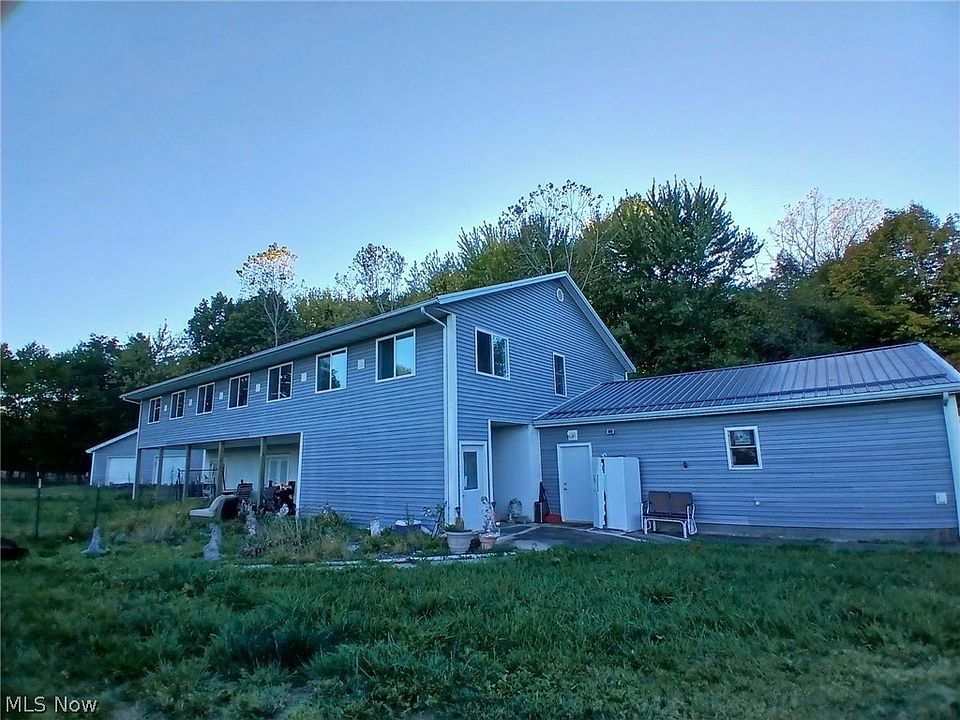 1st image of 305 W 10th St