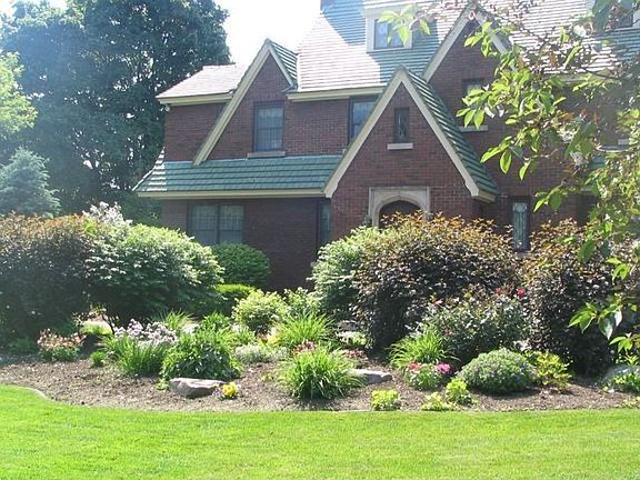 Flower Bed, Blooms Early Spring thru Late Fall
