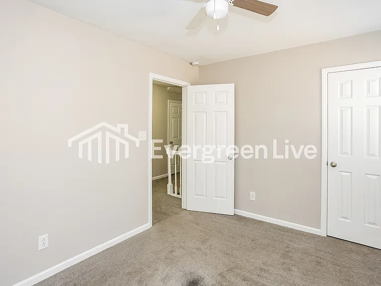 907 Doby Springs Dr — Photo 4
