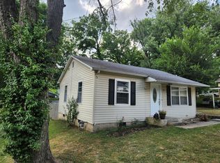 1412 Townsend St, Cassville, MO 65625