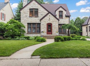 4430 N Ardmore Ave, Shorewood, WI 53211