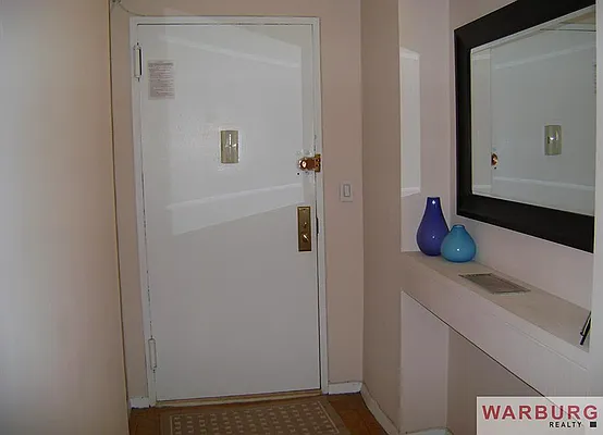 Sold by Warburg | media 6