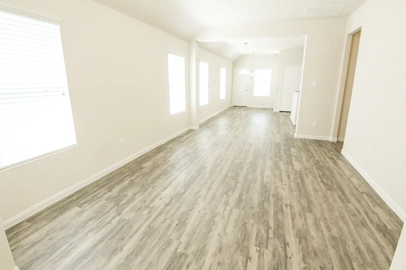 Saltgrass Crossing — Photo 3