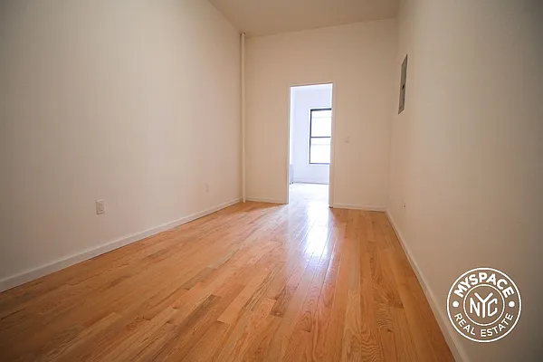 Rented by Signature Properties of Dover LLC | media 9