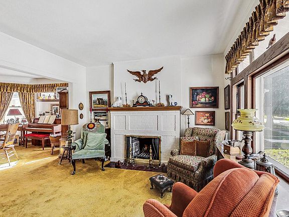 3rd image of 6819 N Olcott Ave