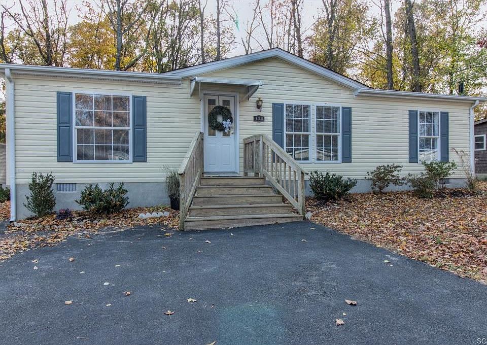 1st image of 138 White Pine Dr