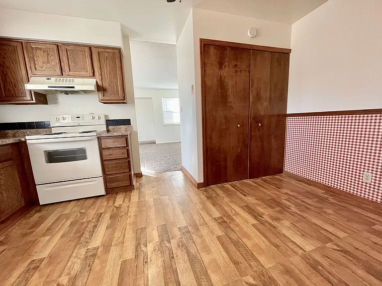 2110 Ambleside Dr — Photo 9