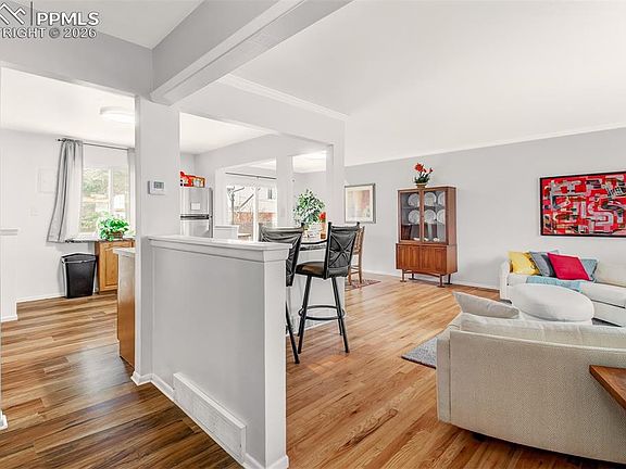 4th image of 919 Dirksland St