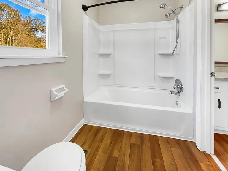 433 Rockwood Dr — Photo 11