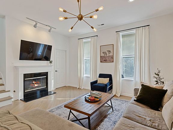 4th image of 1246 N Paulina St APT 2