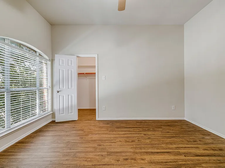 11570 Beeville Dr — Photo 22