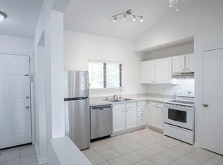 1529 Chadwick Dr, Lexington, KY 40515
