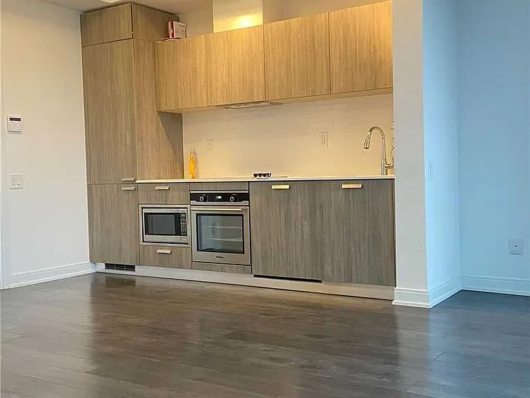 50 Charles St E #2204 — Photo 4