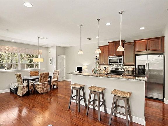 5th image of 23440 Alamanda Dr Unit 201