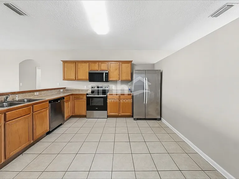 810 Dunkirk Ave NW — Photo 4