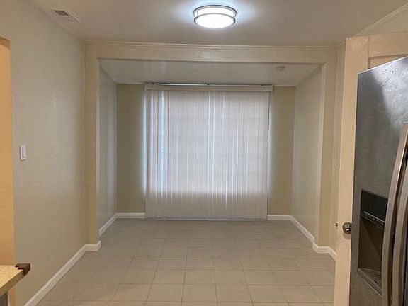 4th image of 966 Donovan Dr