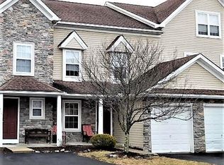 51 Lower Ridge View Cir UNIT B, East Stroudsburg, PA 18302