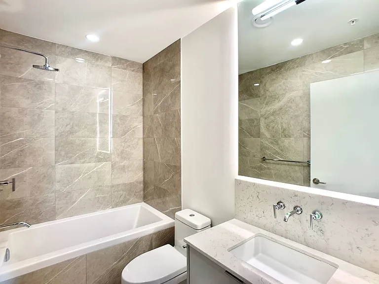 7638 Cambie St #308 — Photo 18