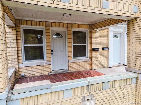 5th image of 2509 Gladstone St