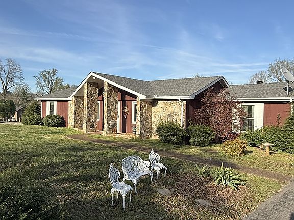 2nd image of 353 Golf Club Rd