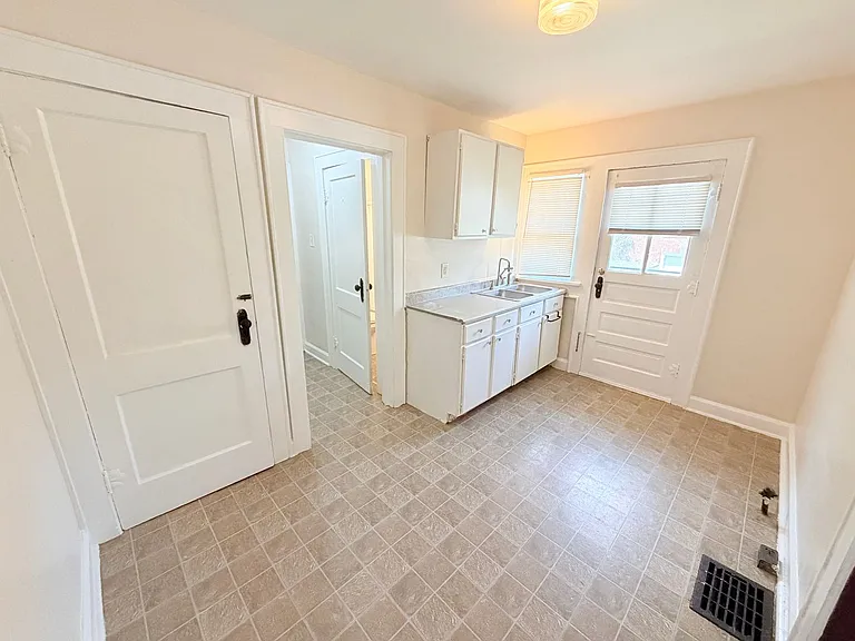 1250 N Colorado Ave — Photo 8